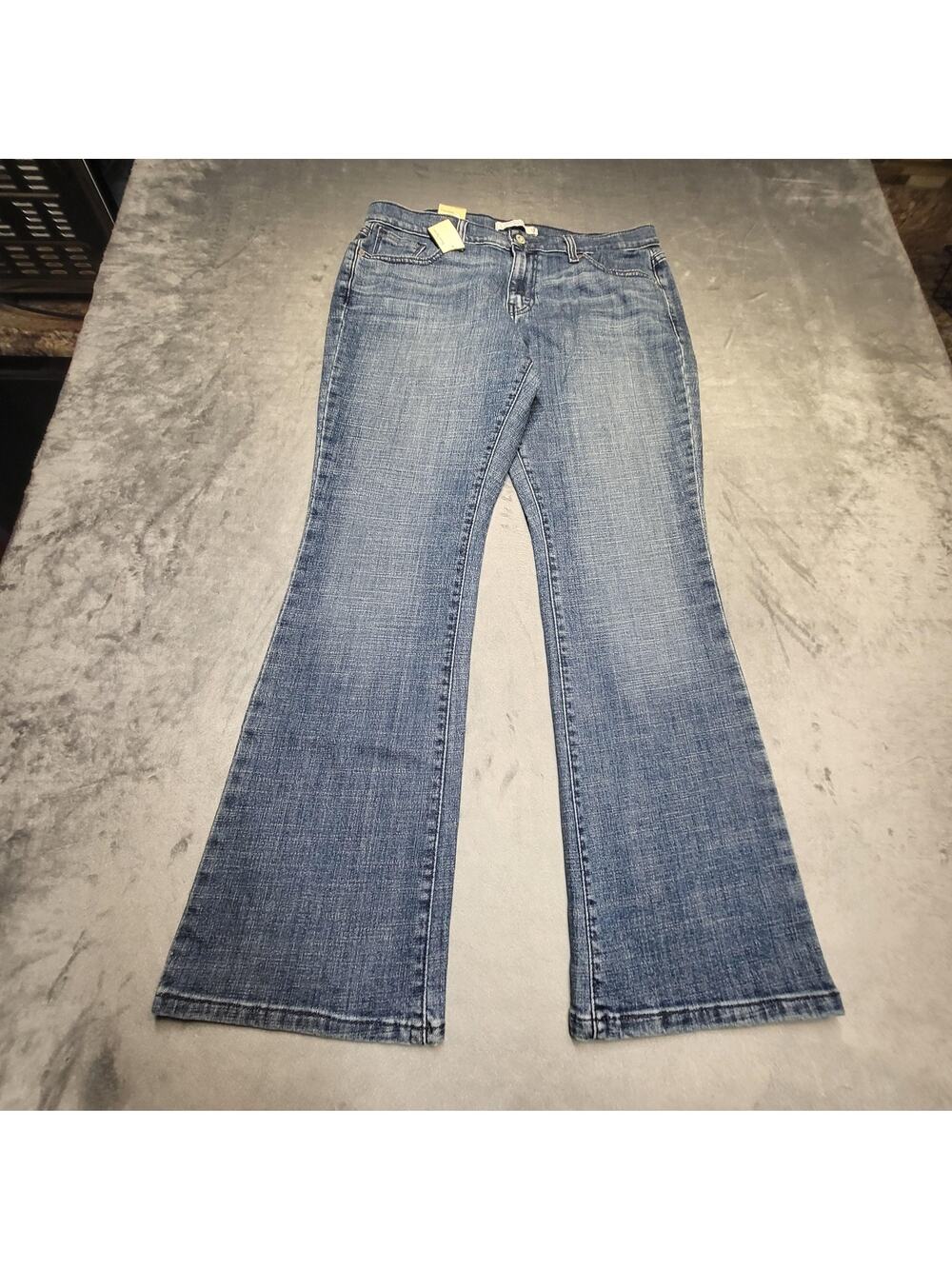 New Levis 515 Jeans Womens 12 Short Blue Medium Wash Bootcut Stretch Pockets